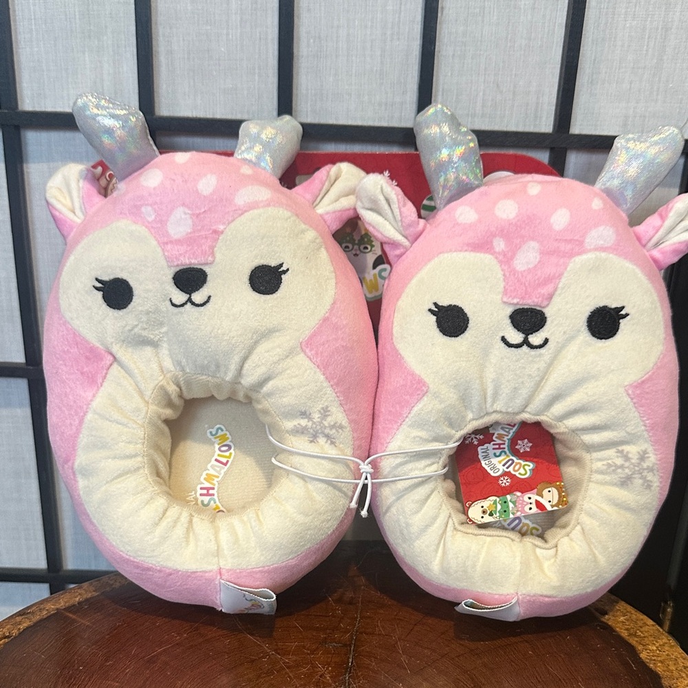 Squishmallows Pink and Cream Deer Slippers NEW Kids 2/3 Holiday
